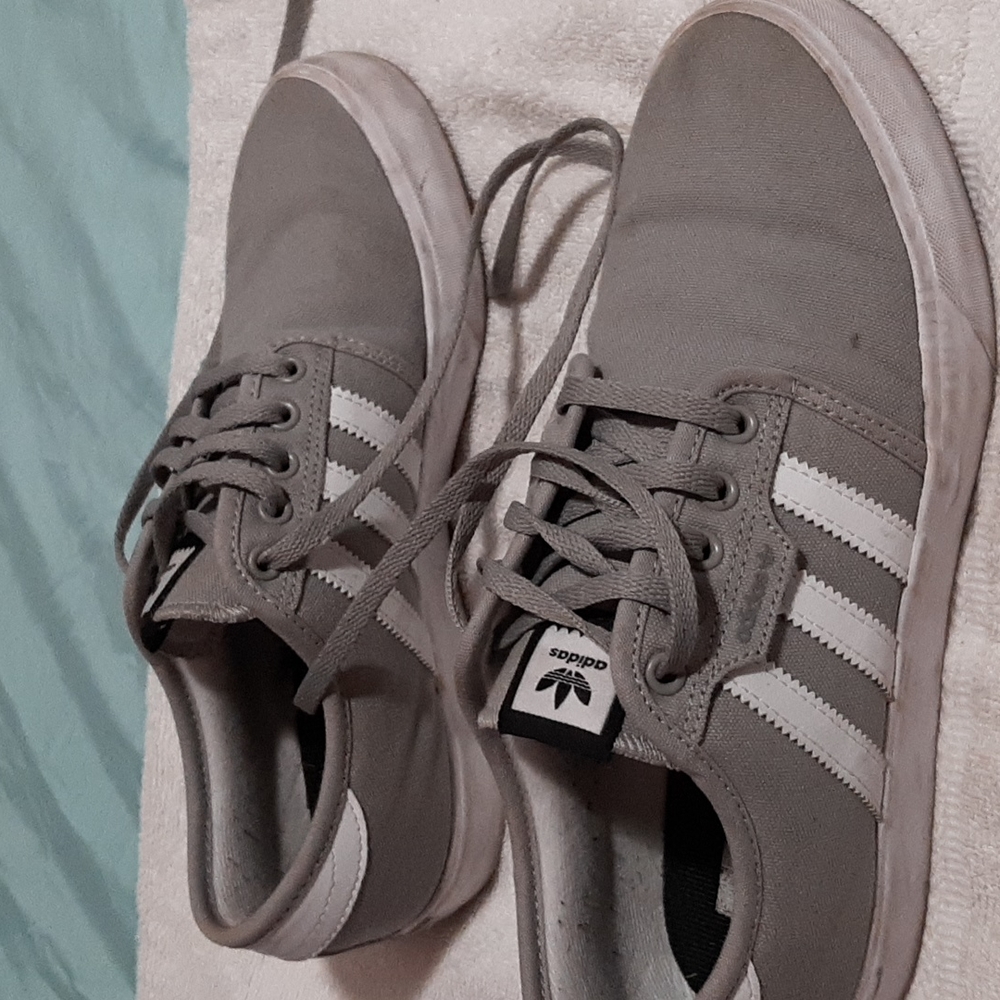 Sneakers - Picture 2 of 4